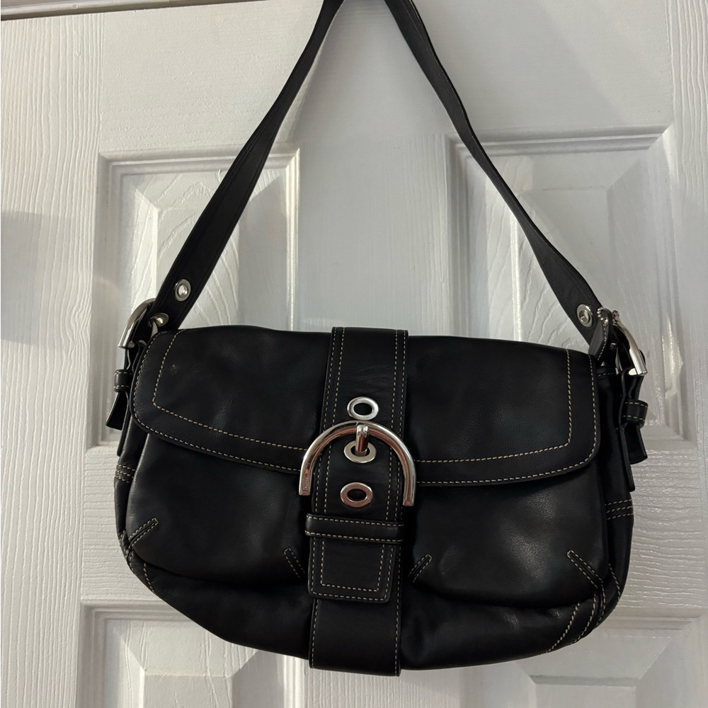 Elegant Black Leather Shoulder Bag